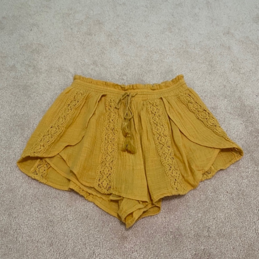 American Eagle Flowy Tassel Shorts